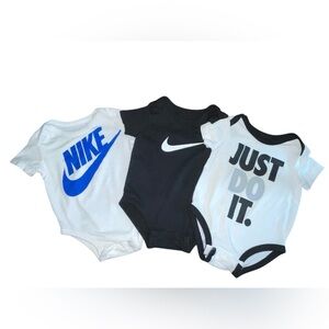 Infants Nike Onesies 3-Pieces